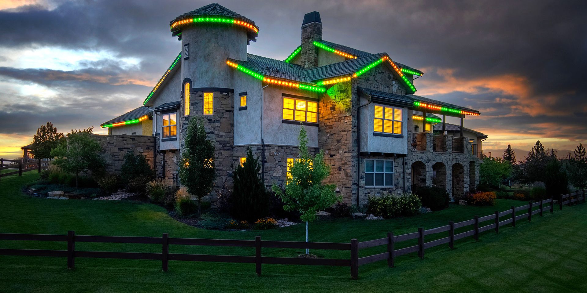 Roofing-dudes-green-and-orange-light-house